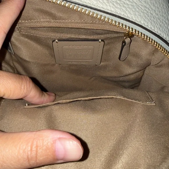 Coach Cream Backpack with 🐈 cat - Picture 2 of 4